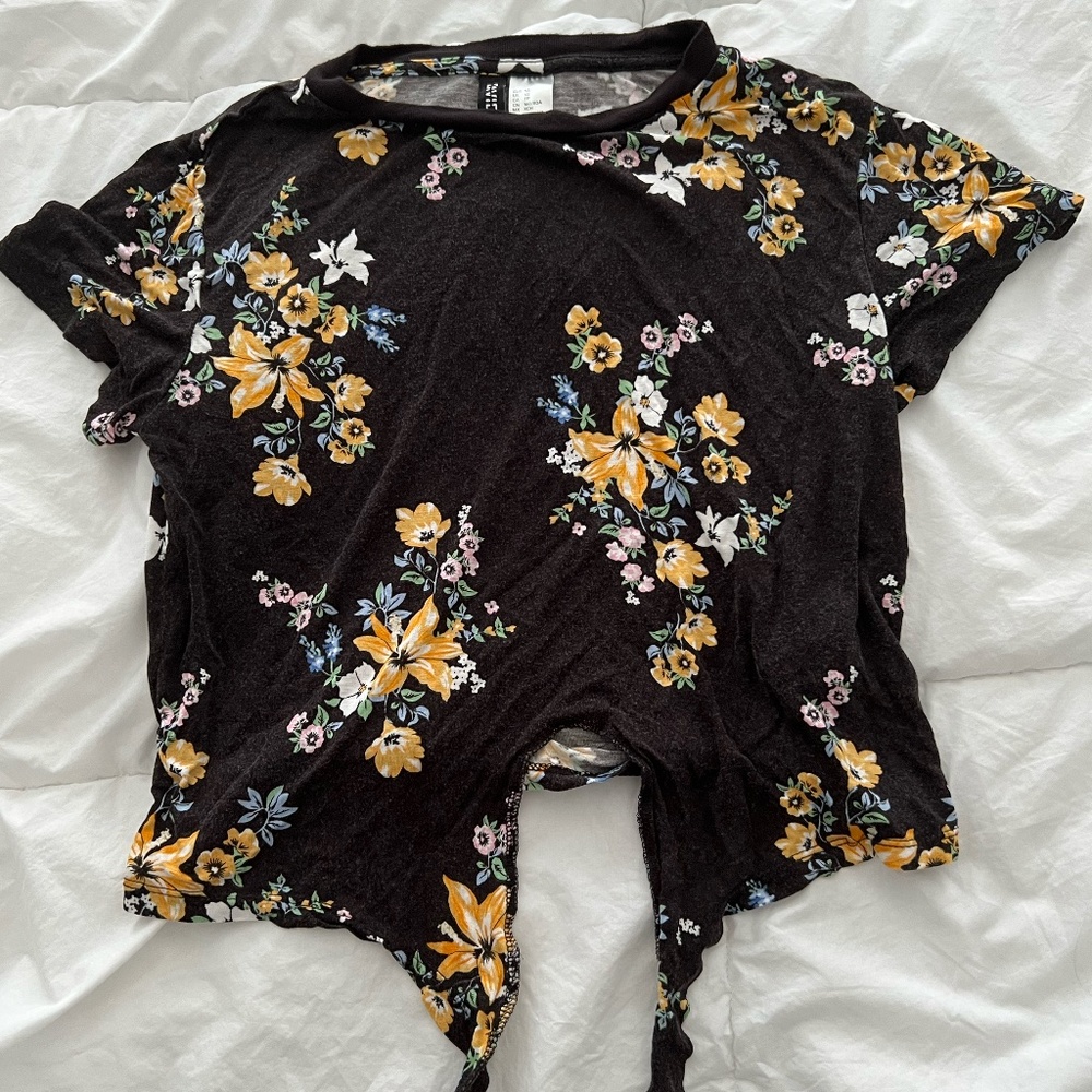 H&M Floral Tie Front Shirt Size XS